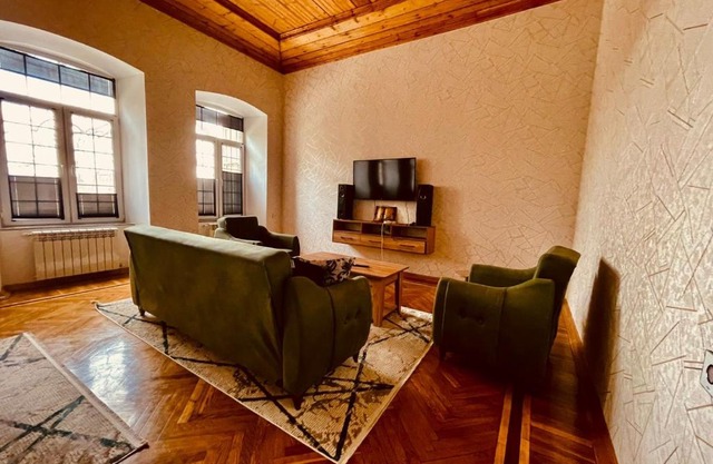 OZAN LUXHOUSE