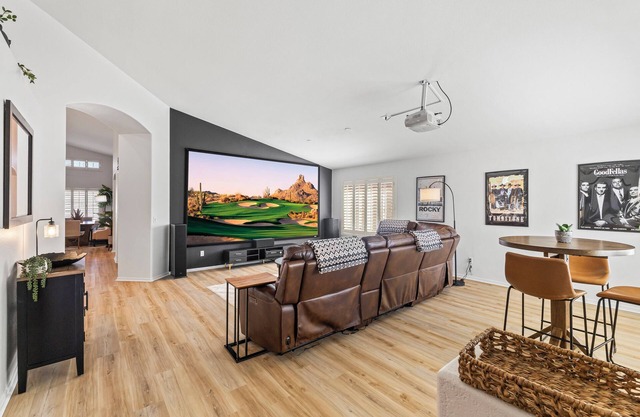 P83/PeoriaSportsComplex/Theater/Pool/PuttingGreen/Gym/4bd2ba/AC/Oasis