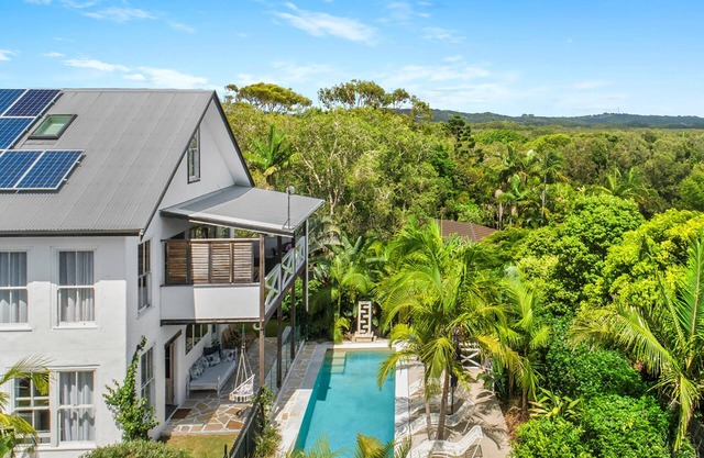Pacifique Byron ~ European Style Luxury Villa Byron Bay