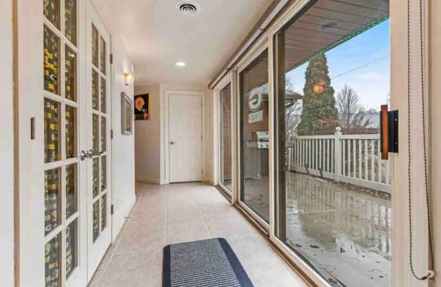 Pack "R" House, 5 Min Walk to Lambeau, 2031 Sq Ft Single Level Home