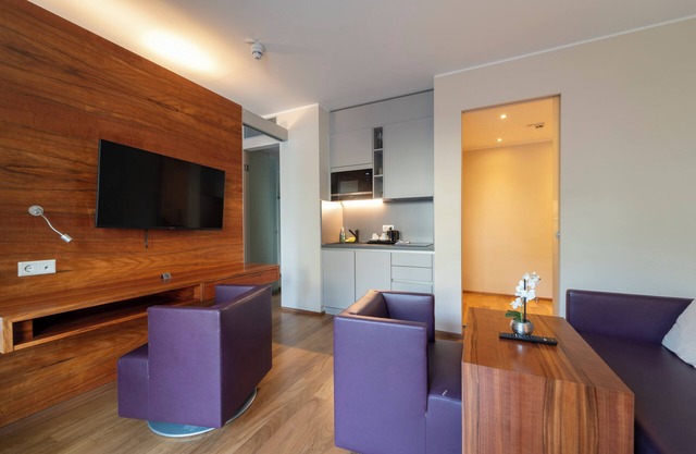 Pakat Suites