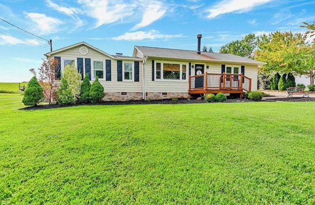 Palace of Porterfield awaits you in Seymour, central to Knoxville/Pigeon Forge!