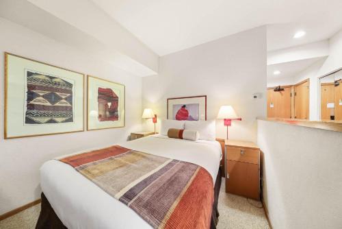 Palisades Tahoe Lodge Rentals Studio #234