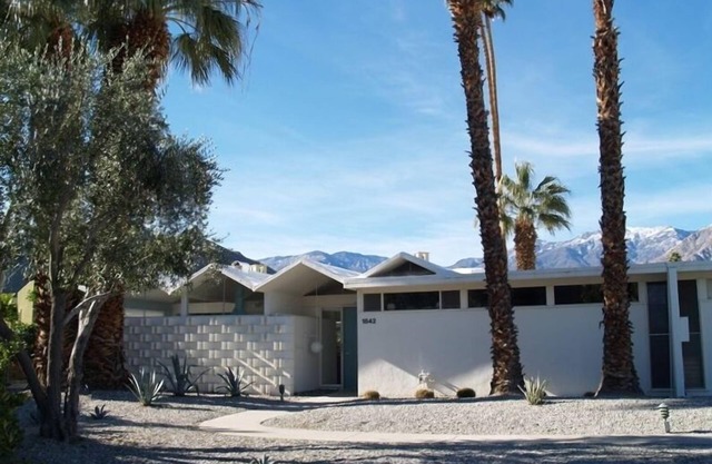 Palm Springs Mid - Century Modern
