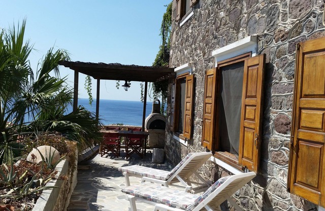 Palm Tree Apartment Central Molivos apartment with panoramic views