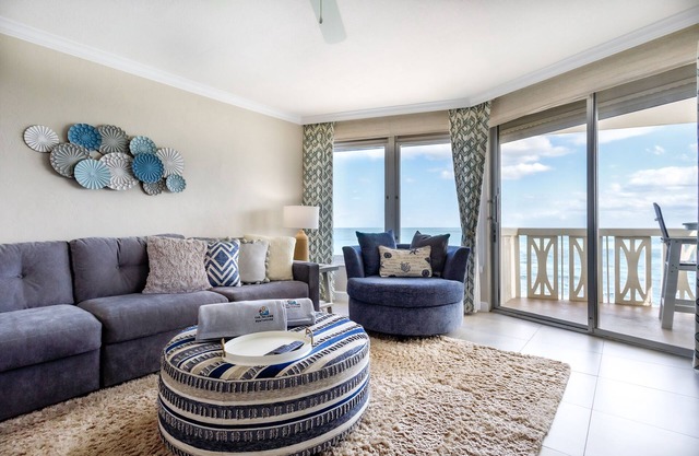 Paloma Penthouse: Oceanfront Breeze and Elevated Ease