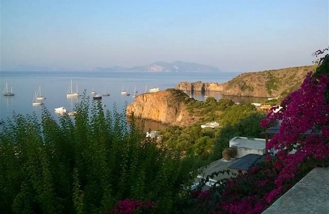 Panoramic seaside apartment in Panarea near beach