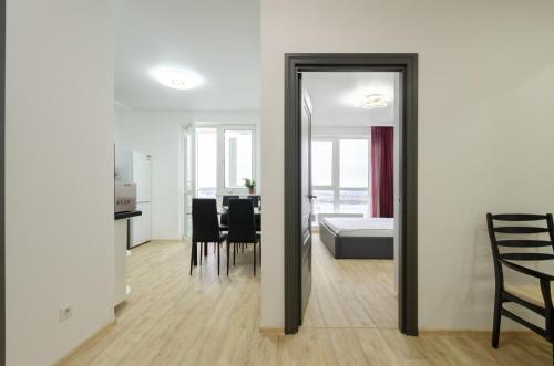 Panoramic view of the lake in the new apartment