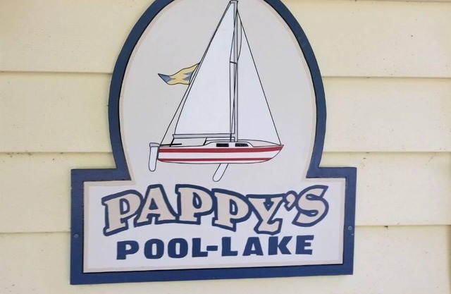 Pappy's Pool Lake: A Lakeside House with Pier, Private Boat Ramp, Screened porch