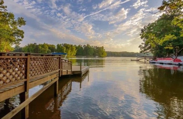 Paradise Awaits - Lakefront - Racquetball - Hot Tub - Koi Pond - Bocce