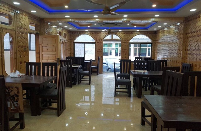 Paradise Hotel And Restaurant