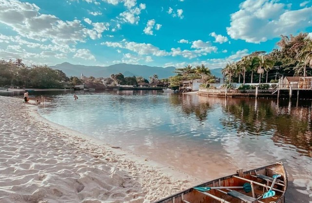 Paradise House Barra do Una on the banks of the River Una-25persons