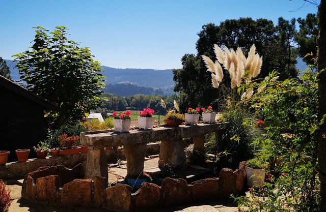 Paradise in nature - Rustic Accommodations, private grounds and pool with views.