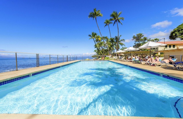 Paradise in Puamana just steps to the Pacific Ocean 4 king beds