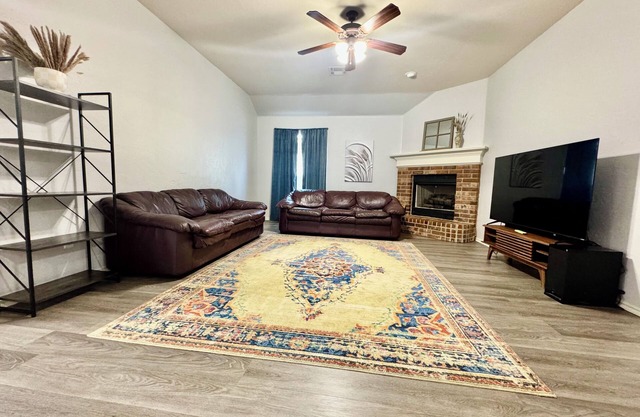 Paradise on the Prairie: - Conveniently Located and Perfect for Your Stay