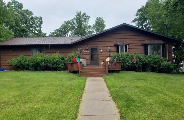 Paradise on the Point - lake front views of beautiful Otter Tail Lake