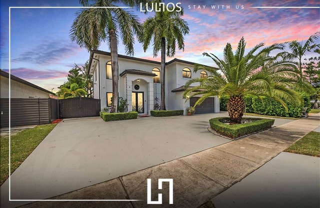 Paradise Resort Heated Pool, Mini Beach, Game Room