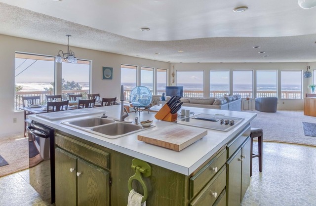 Paradise View - New Listing! - Beachcomber Vacation Homes