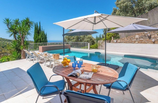 Paraiso d'Oliva Sayalonga by Ruralidays