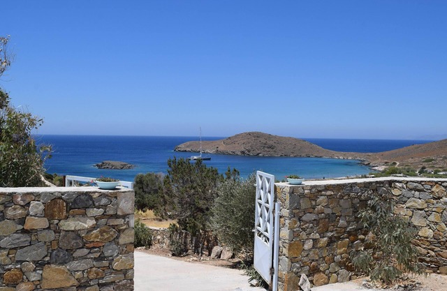 'paraside' Seaside Villa in Delfini Says Netflix