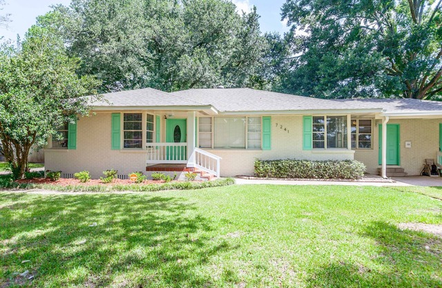 Paris In Mid-City BR -Entire Home & Attached Suite