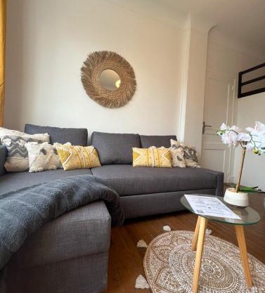 PARIS-MONTROUGE Magnifique Studio Appartement de 35m2 - très cosy pour 1 à 6 personnes refait à neuf - ENTIRE APARTMENT LUXIRIOUS AND WARM - Montrouge Paris 14ème - Proche Aéroport Orly & Parc Expositions Porte de Versailles FREE WIFI GRATUIT
