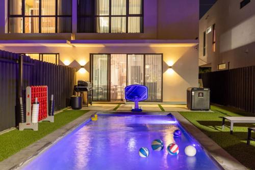 Parisian Vibe in Design District Miami with Private Pool BBQ Spacious Backyard