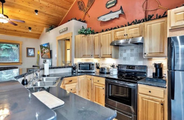 Park Ave on the Hill w/new Hot Tubnn