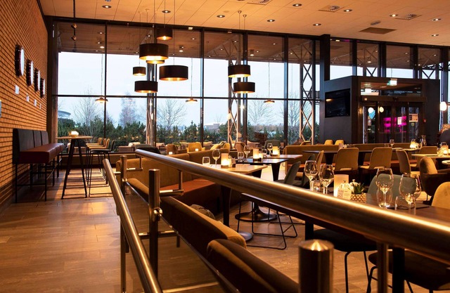 Park Inn by Radisson Oslo Airport Hotel West