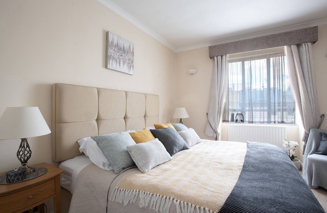 Park Lane Apartments - Shaw House - One Bedroom