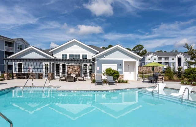 ParkerMB 2BD 5 - Two Bedroom Apartment, Sleeps 4