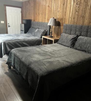 ParkWay Yellowstone Guest House Room #1