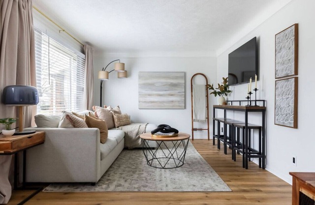 Parma Home w/Hot Tub and Arcade Room!