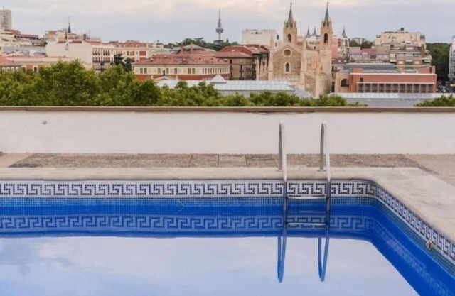 Paseo del Prado I - Studio with Pool and Terrace