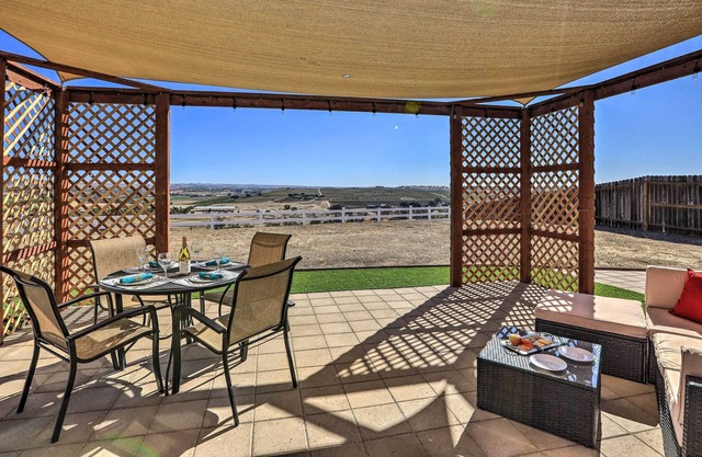 Paso Robles Cottage w/Patio Overlooking Vineyards!