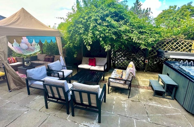 Pass the Keys | Be the Lord/Lady of your own Manor House