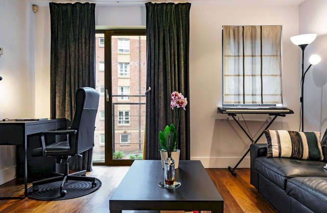 Pass the Keys | Cathedral Quarter | City Centre | Walk Everywhere