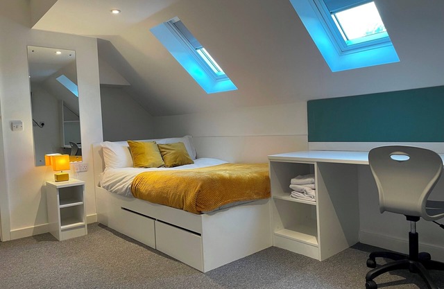 Pass the Keys | Centrally located Studio Apartment