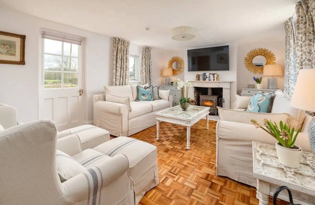 Pass the Keys | Charming 4 Bed Cottage in Herts Countryside