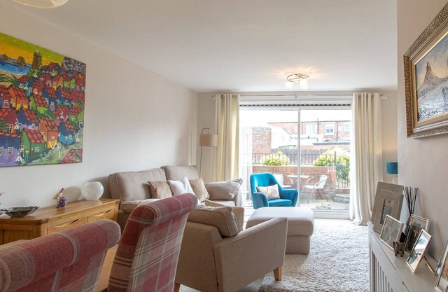 Pass the Keys | Cosy Seaside Home with Free Parking