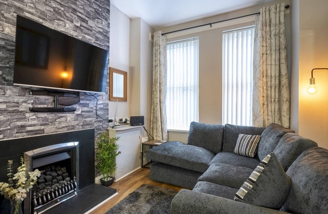 Pass the Keys | Cosy 3BR Victorian Terrace | Historic East Belfast