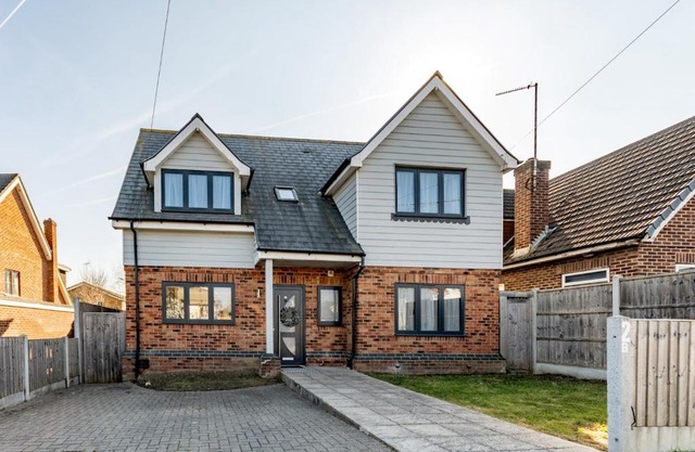 Pass the Keys Hawkwell Hideaway Large 4 bedroom Home Hockley