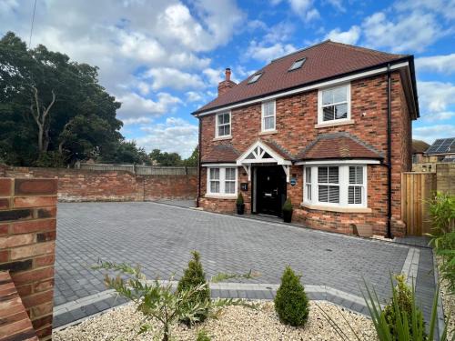 Pass the Keys New Ivy Cottage Wonderful Beaches and Golf Courses