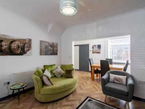 Pass the Keys Renovated Home Chilton Dog Friendly Sleeps 5