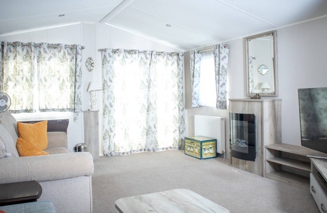 Pass the Keys | Sheerness Holiday Caravan for 6