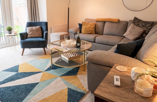 Pass the Keys | Spacious family home Sleeps 7 Upton Wirral