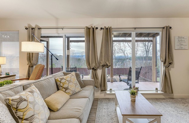 Patios, Fire Pit & Views: Chattanooga Apartment!