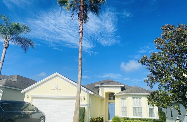 Paul and Carols vacation pool home