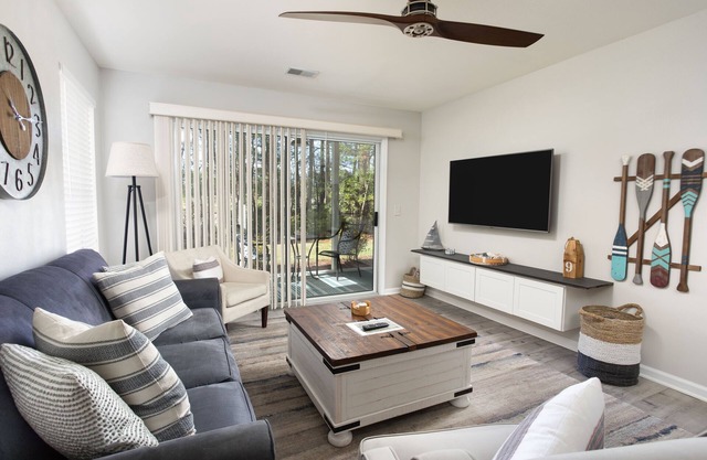 Pawleys Island Paradise 2BR 1st Floor, Pools, Beach Close - True Blue Golf