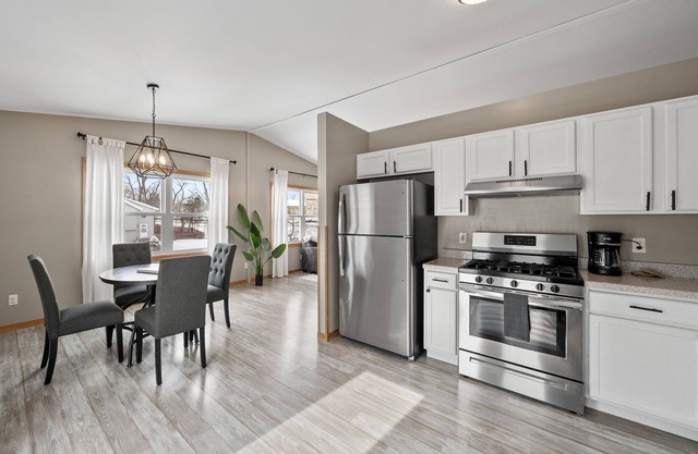 Paws at the Lake - Close to boat launch!